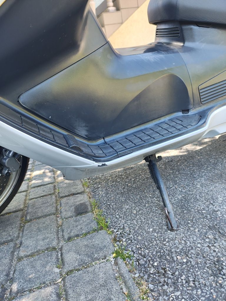 Suzuki Burgman 650