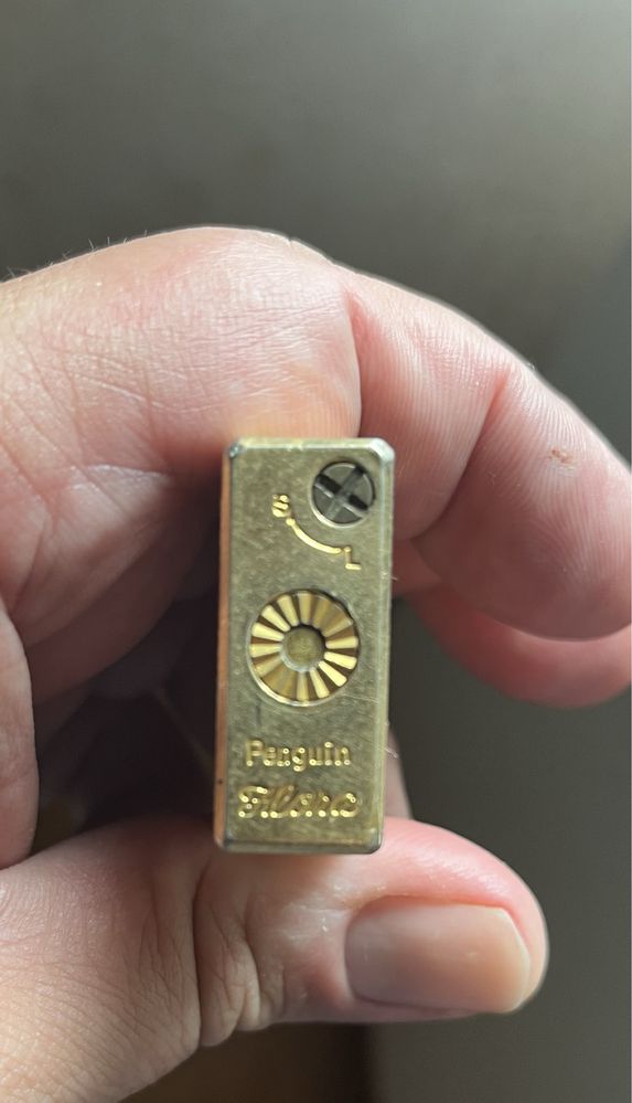 Isqueiro Penguin antigo vintage