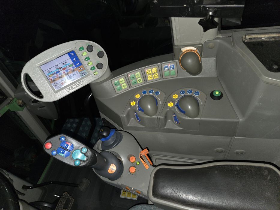 Ciągnik Fendt 820 Vario TMS