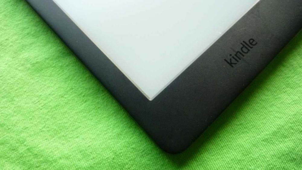 Amazon Kindle Basic Edycja 9, Generacja 10 / Kolor Czarny / 8GB