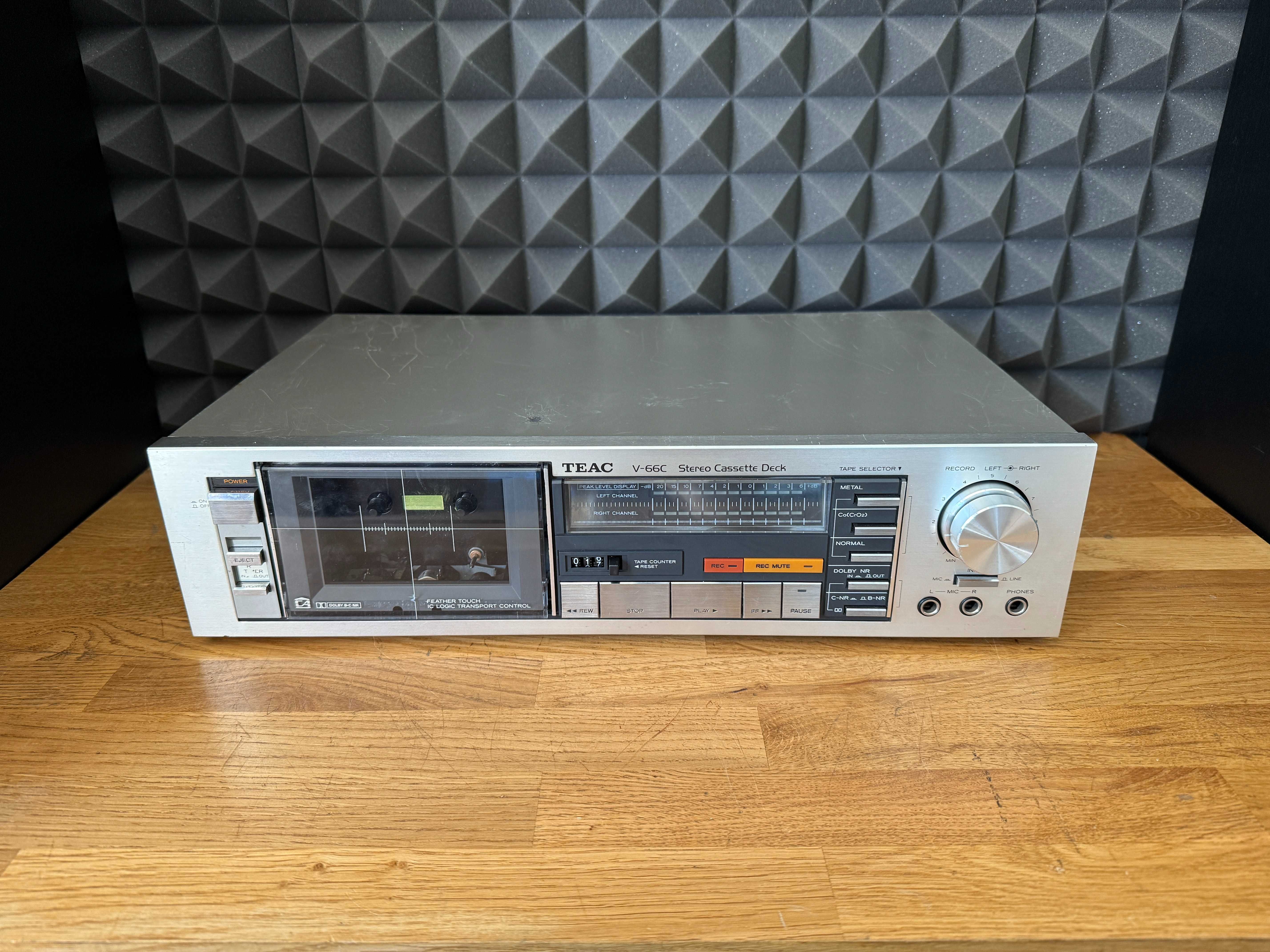Magnetofon TEAC V-66C