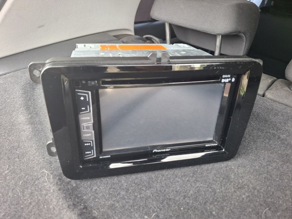 Автомагнитола Pioneer AVH X3800DAB. Volkswagen Golf 5