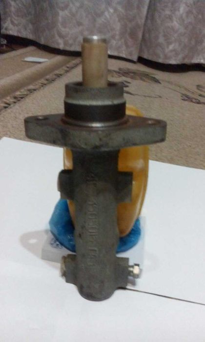 Продам оригин главный тормозной цилиндр для Москвич (412-3505015 ГАЗ)