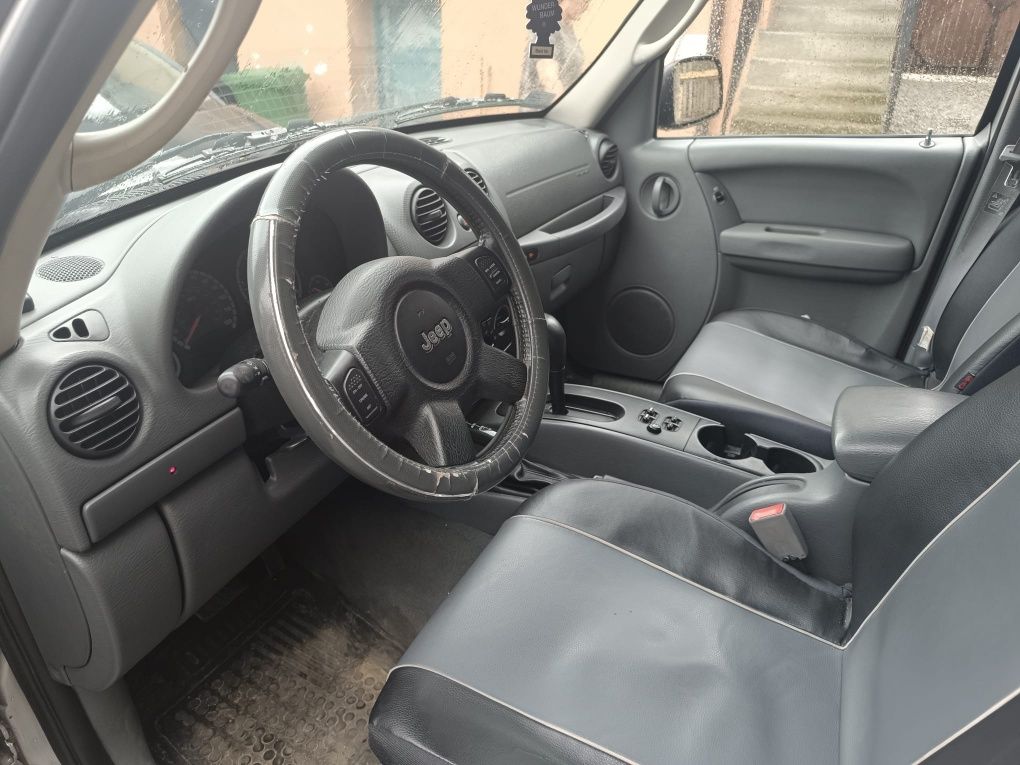 Jeep Cherokee KJ 2.8 diese CRD limitetl automat