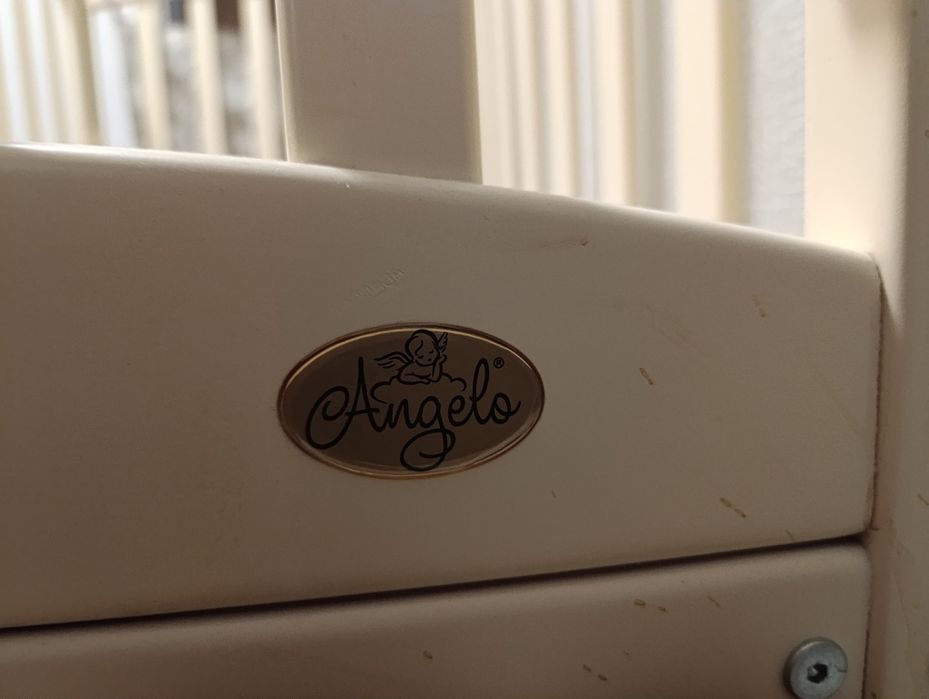 Дитяче ліжечко від народження