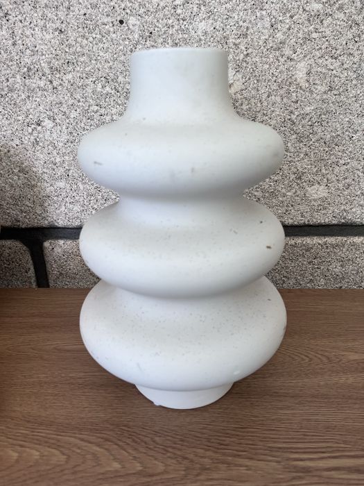 Jarra Branca – SKLUM | 30 cm | Excelente estado