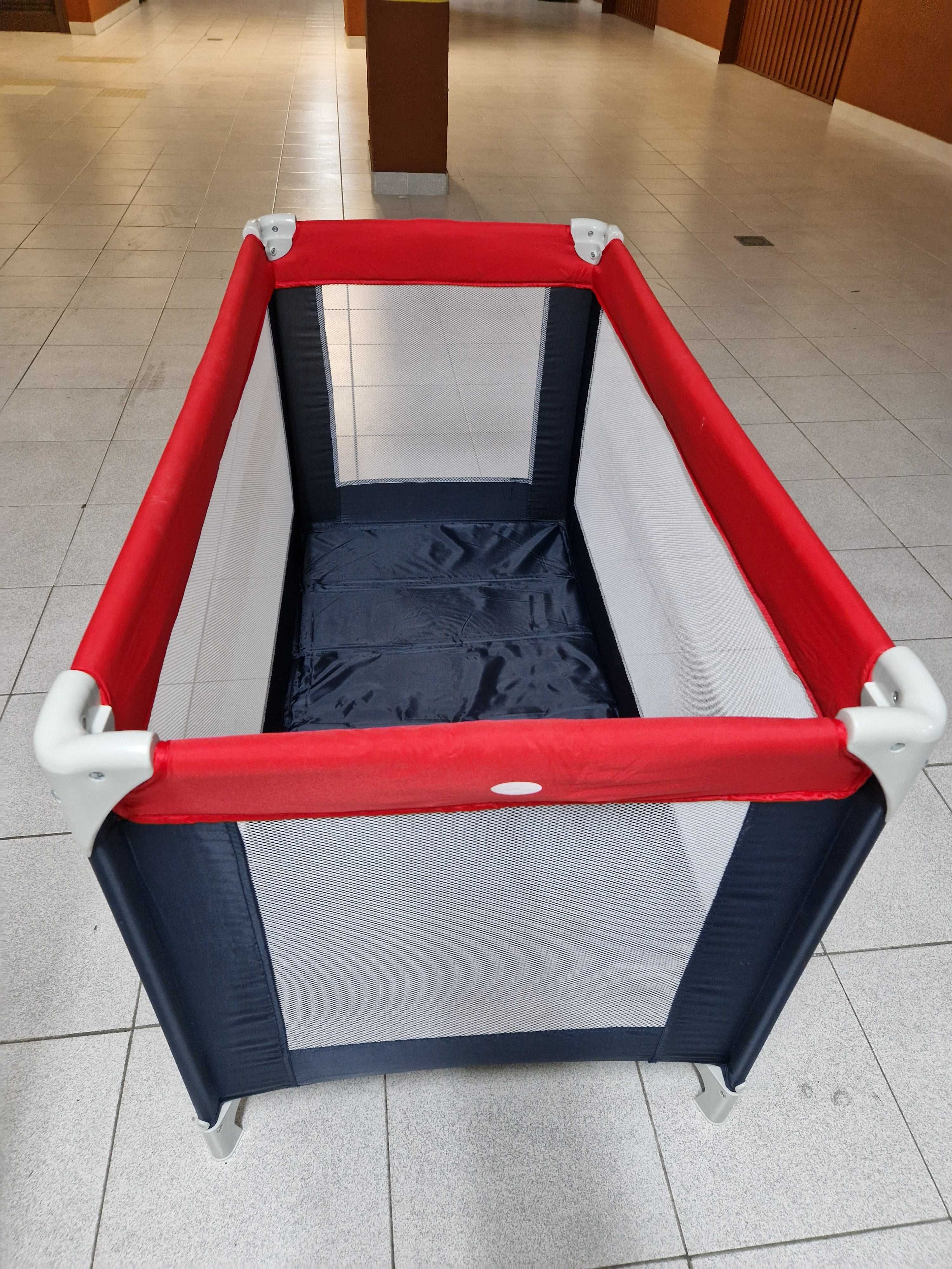 Cama de viagem Essential by Prenatal azul e vermelha como nova