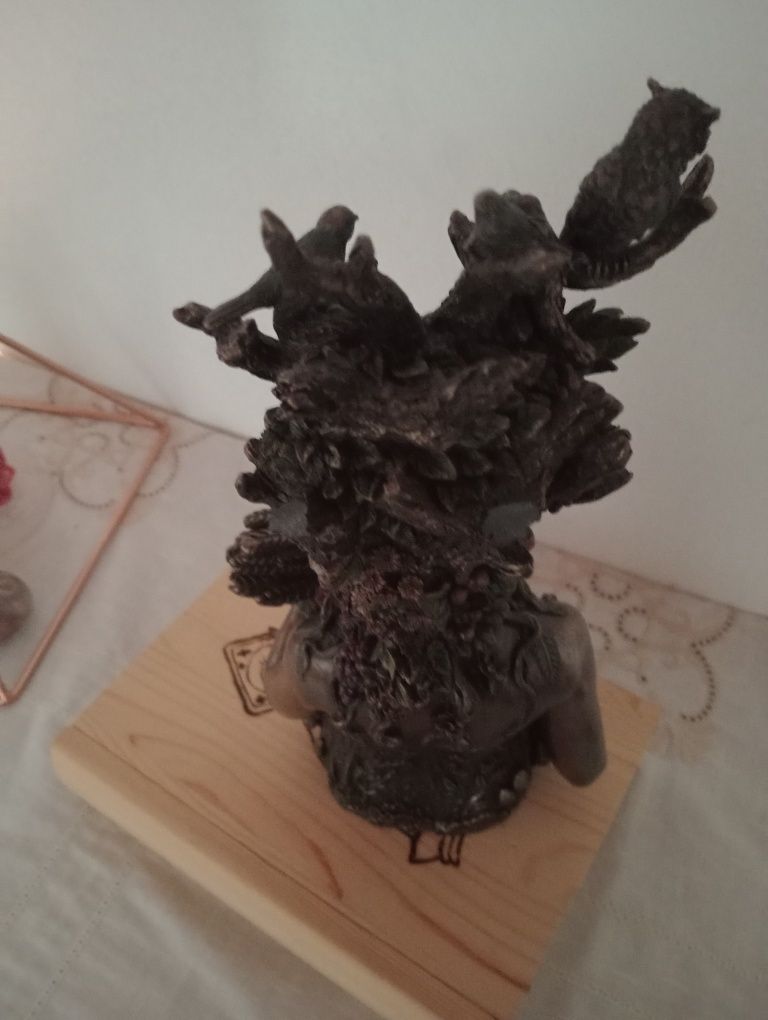 Figura Deusa Gaia