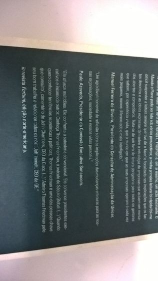 O Mundo é Plano - Thomas L. Friedman (portes incluídos)