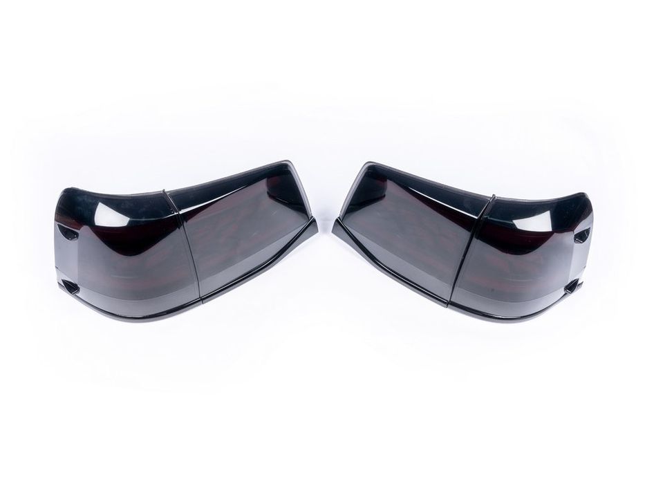 Toyota LandCruiser 200 Задняя оптика 2016+ (Sequential Black)