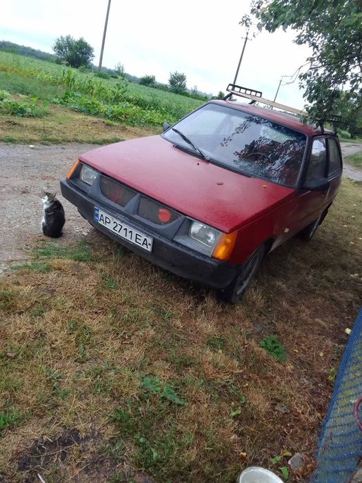 Хетчбек червоний /Таврія 14000