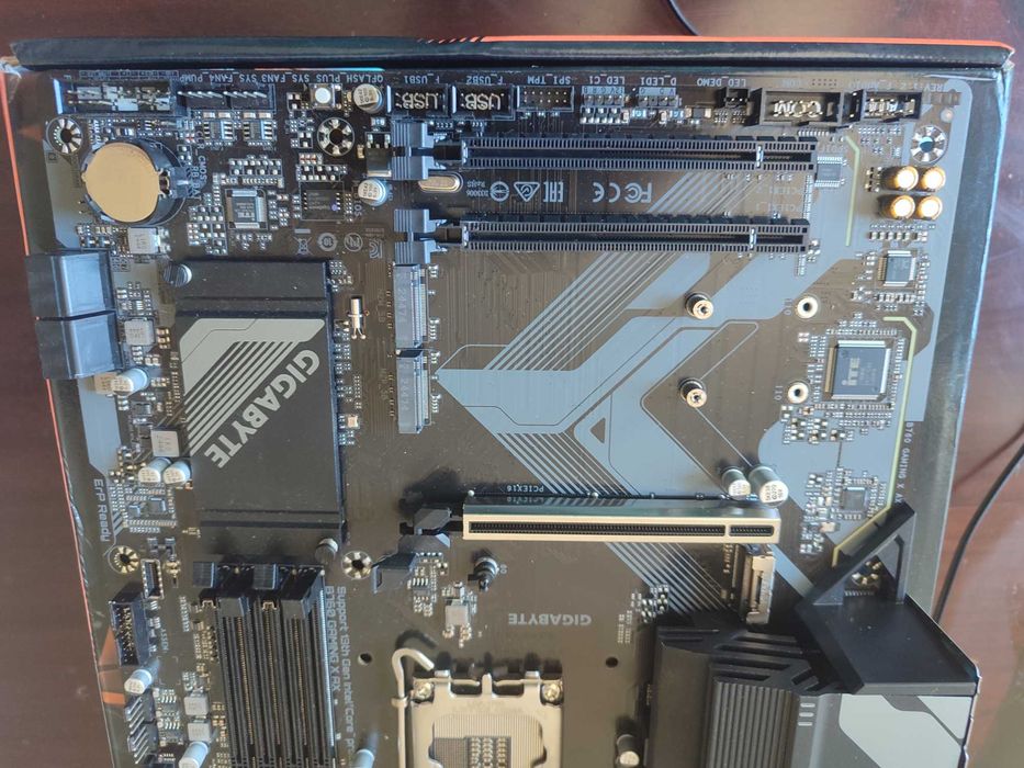 GIGABYTE Gaming X AX – Nova, LGA1700, DDR5, Wi-Fi 6E, Bluetooth64284334011905124