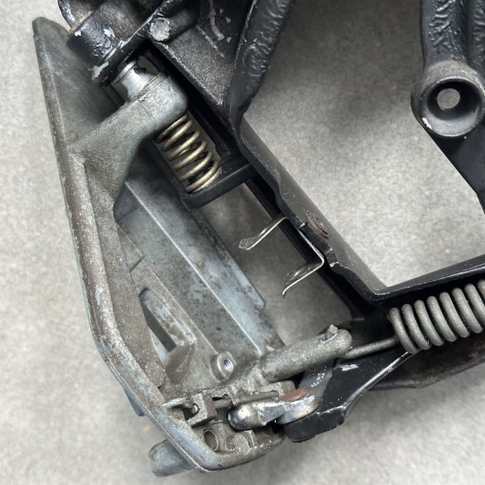 Ліве дзеркало Mercedes w126 1979-91р. з/ч корпус накладка гумовий кут