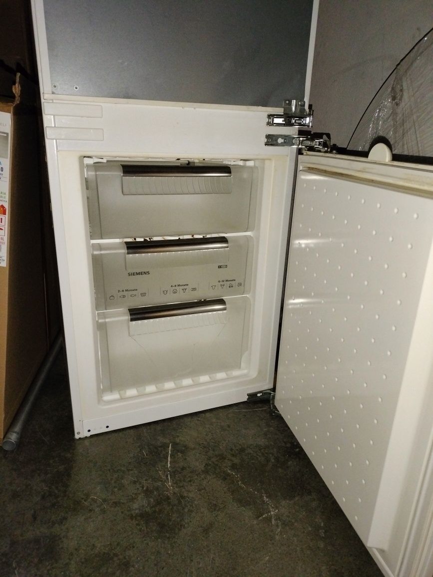 Frigorífico combinado de encastrar Siemens