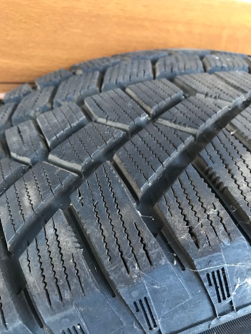 Continental Extreme Wintercontact 235/55/R17 103T зимові