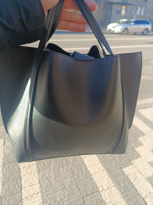 С куртка north face– класичний стиль, тепла, у відмінному стані.