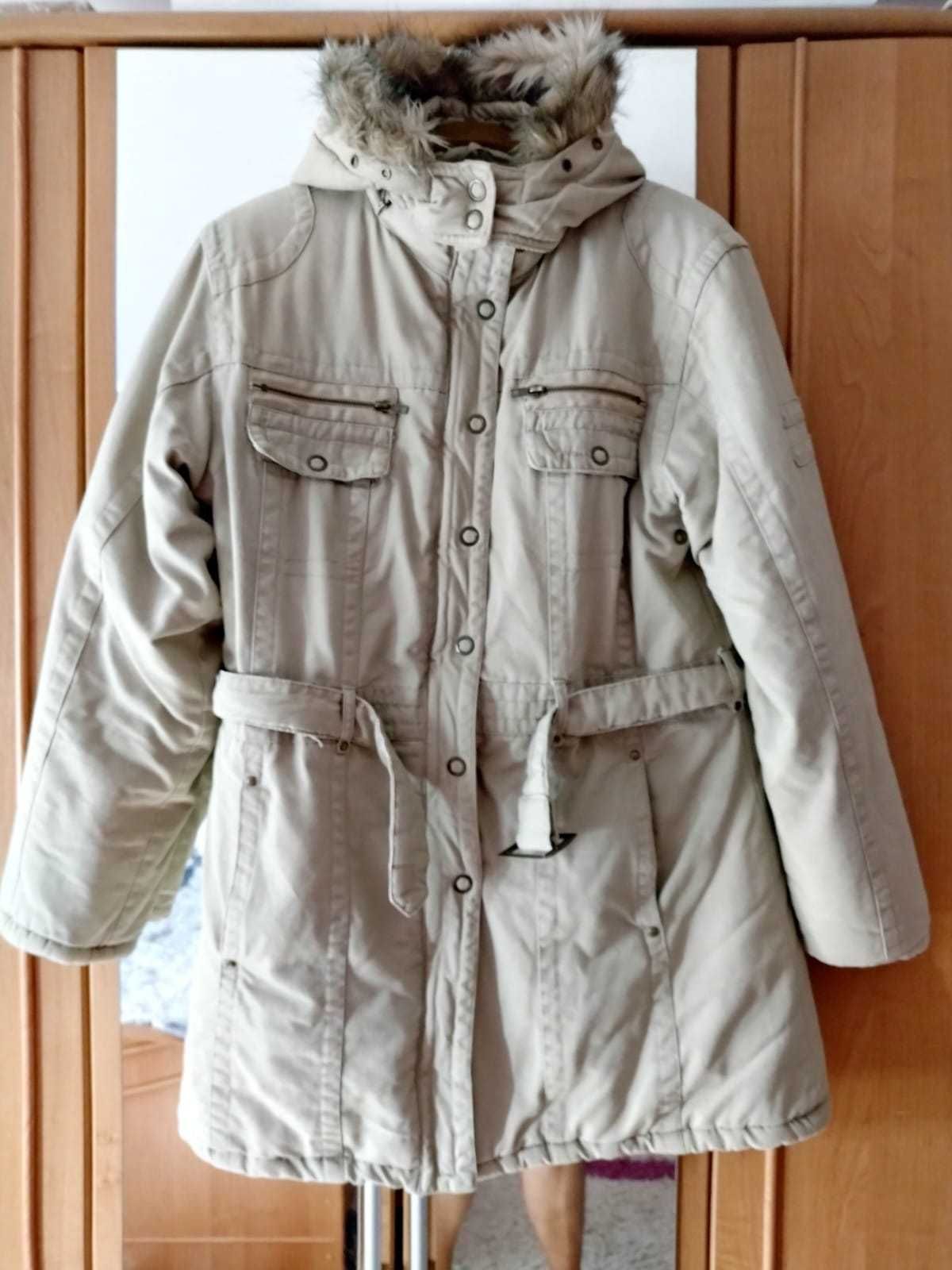 Ciepła kurtka damska z kapturem w rozmiarze XL