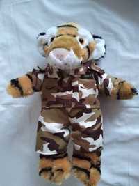 М'яка іграшка тигр у військовій формі