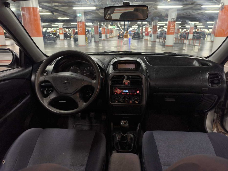 Mitsubishi Carisma 1.3 Confort 2001 — Ar Condicionado, Impecável
