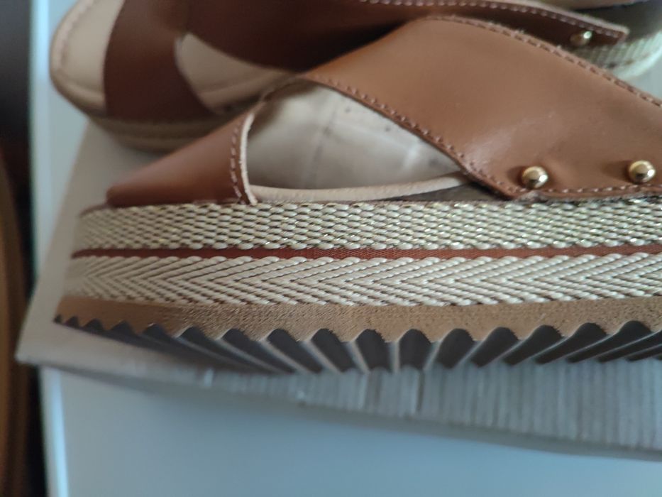 Chinelos novos Bottero