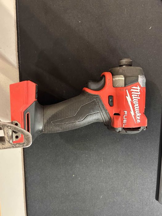 OKAZJA! Milwaukee M18 FID3 – zakrętarka udarowa, uszkodzona