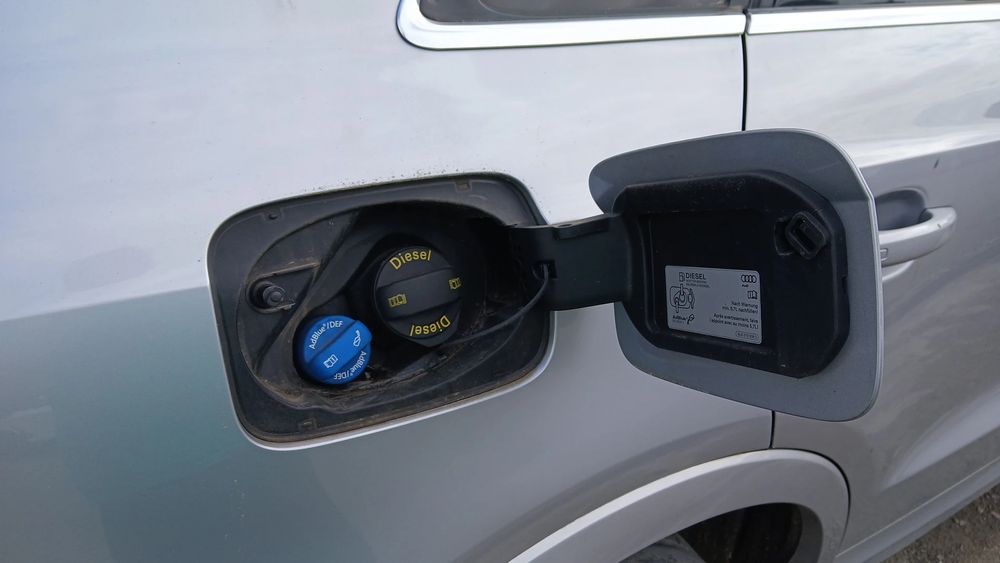 Tampa depósito combustível AUDI Q3 (8U)