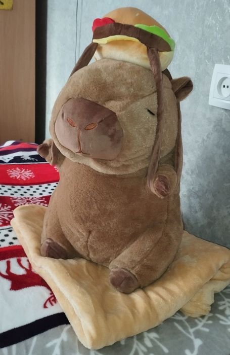 Подушка-игрушка с пледом внутри 3 в 1 капибара-трансформер