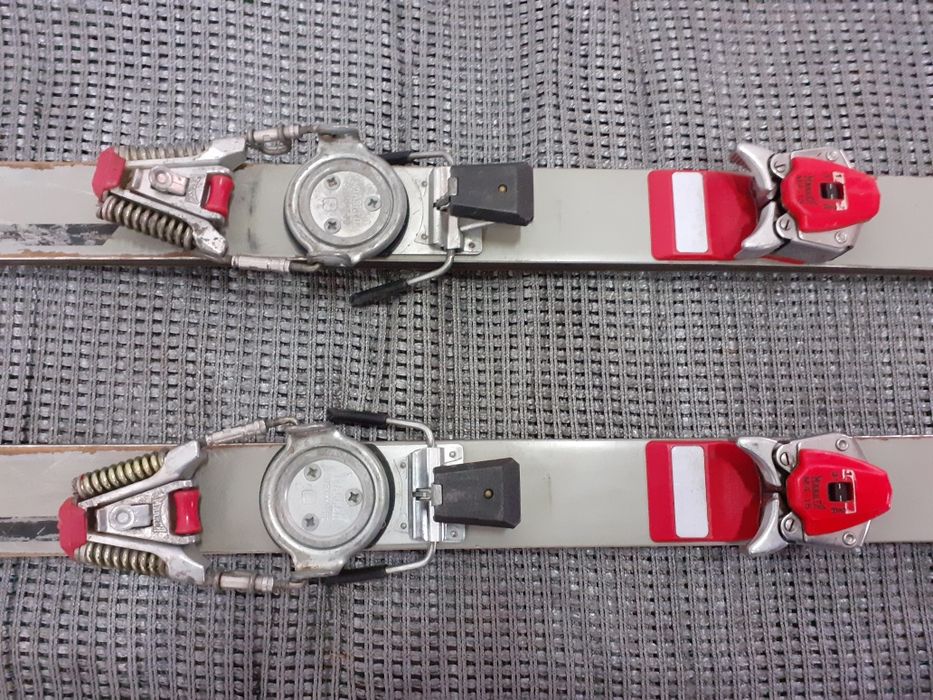 Narty stare polskie polsport z wiązaniami marker z tamtej epoki