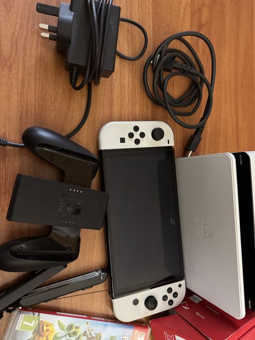 Nintedo Switch Oled+ігра в комплекті