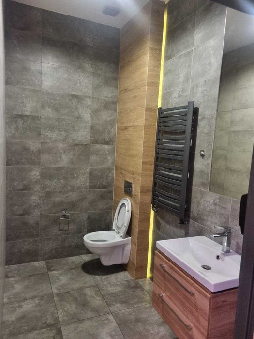 Hala-magazyn-biuro w Niedrzwicy D. 270m2+biura+plac EE180kW