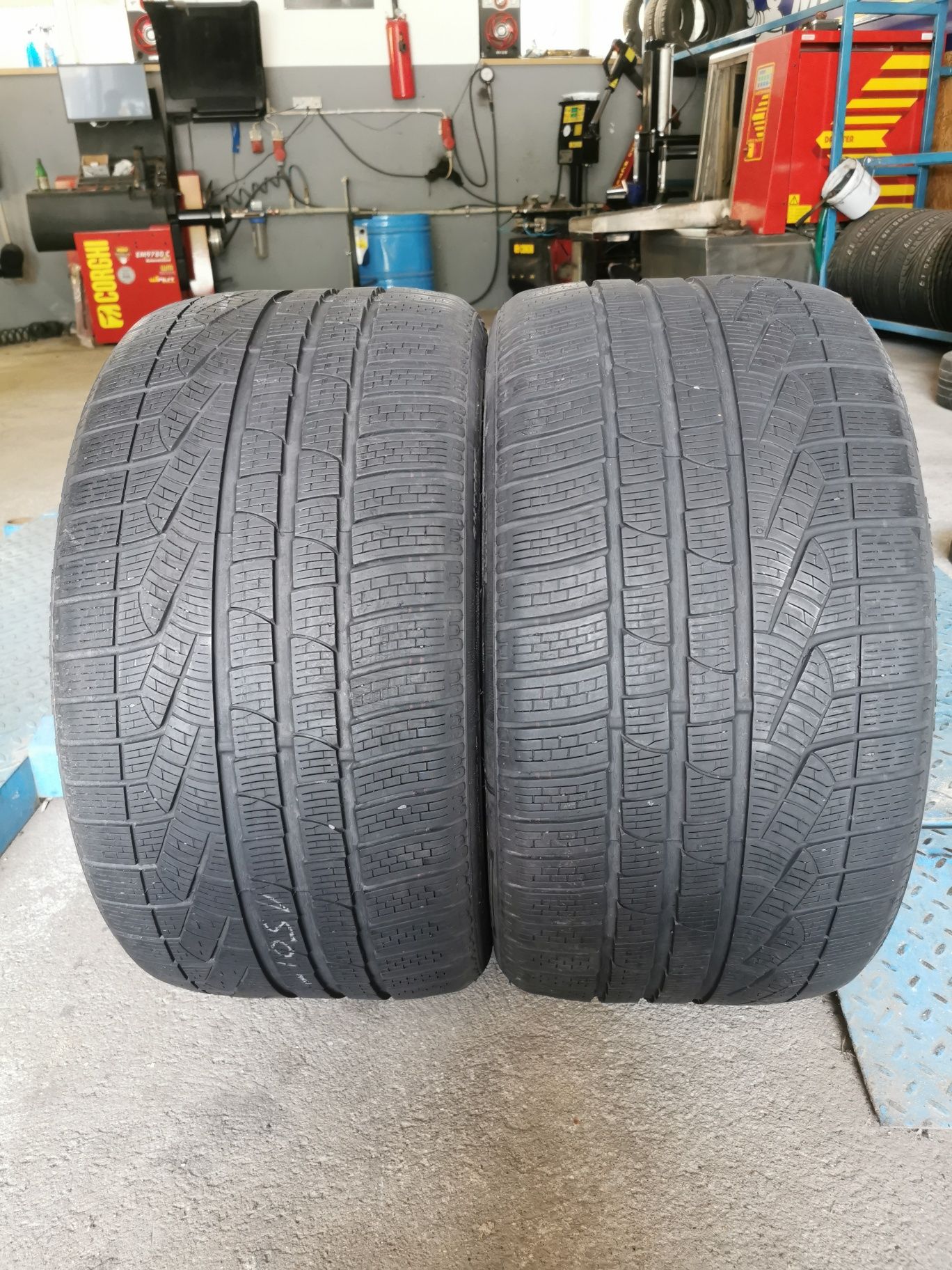 Para opon 295/30R20 101W Pirelli Sottozero