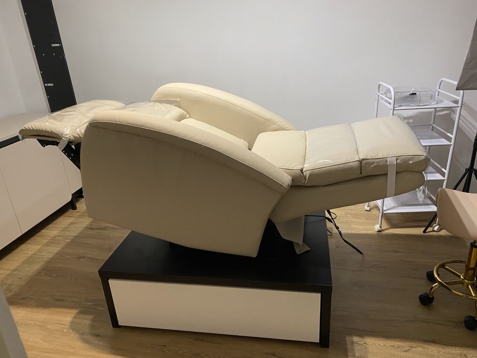 Fotel do manicure / łóżko do stylizacji rzęs