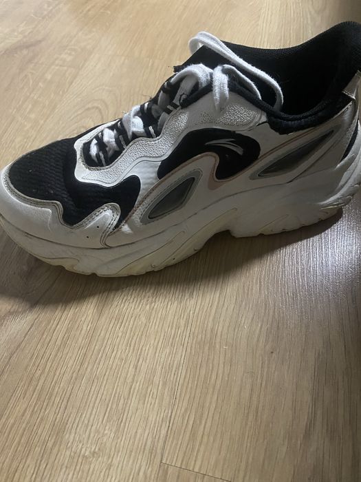 Спортивні кросівки Anta