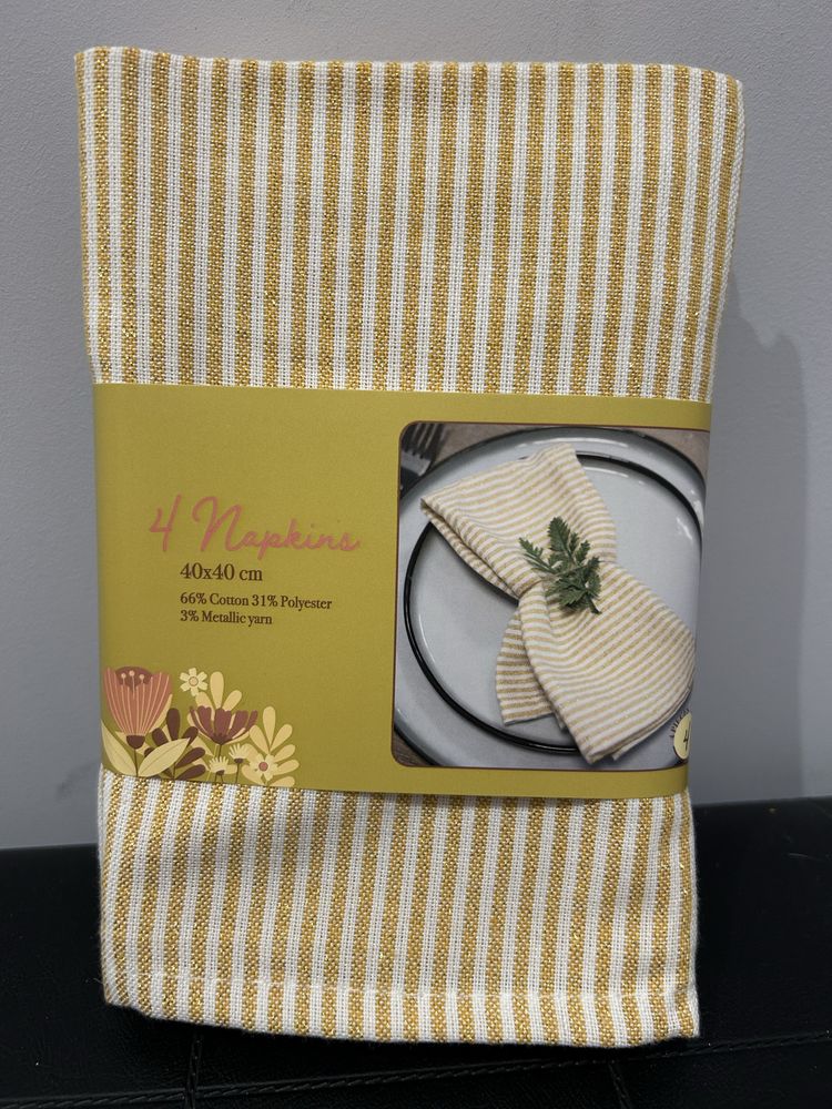Serwetki materiałowe, obiadowe złote 4 szt nr.6819