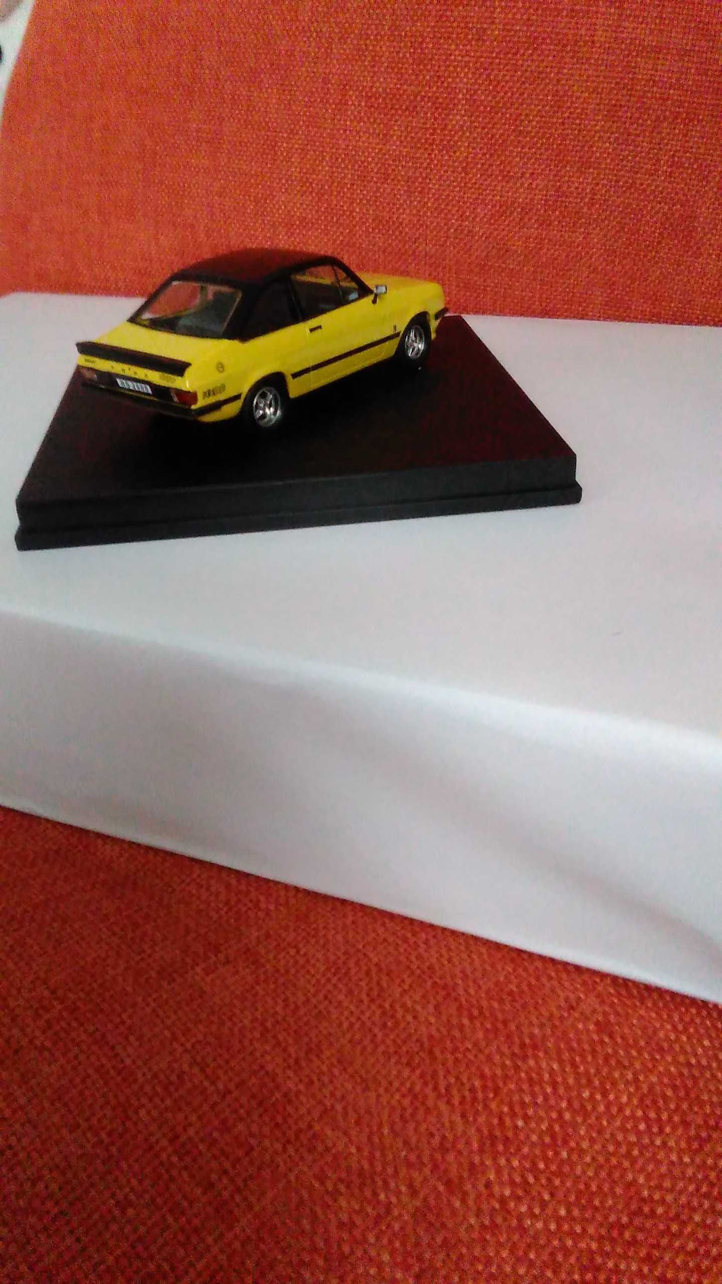 Miniaturas Ford Escort em escala 1/43