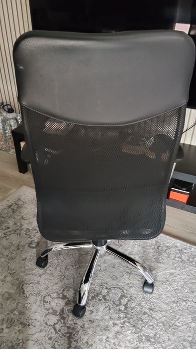 Cadeira de escritorio em perfeito estado