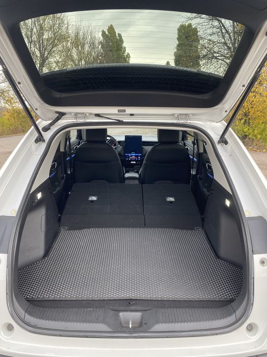 Honda e:NS1        .