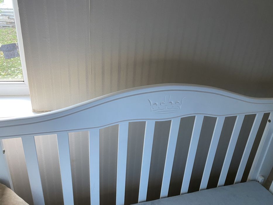 Дитяче ліжечко з матрасом