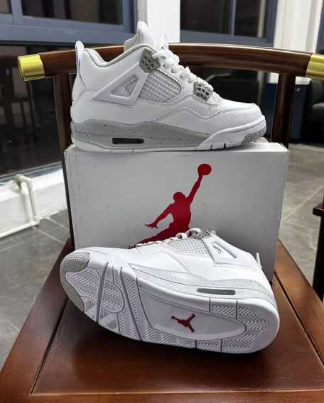 NikeAir Jordan4Retro R.40