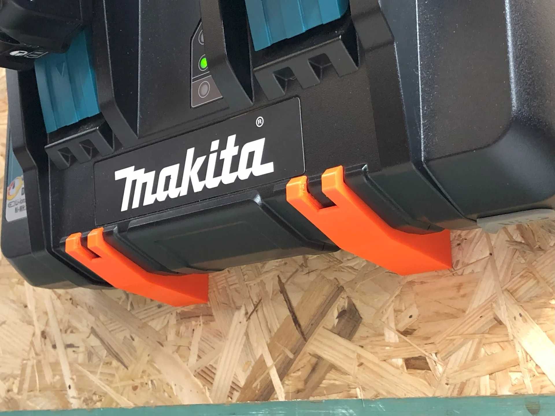 Настінний тримач для Зарядного пристрою Makita DC18RD / DC18RC