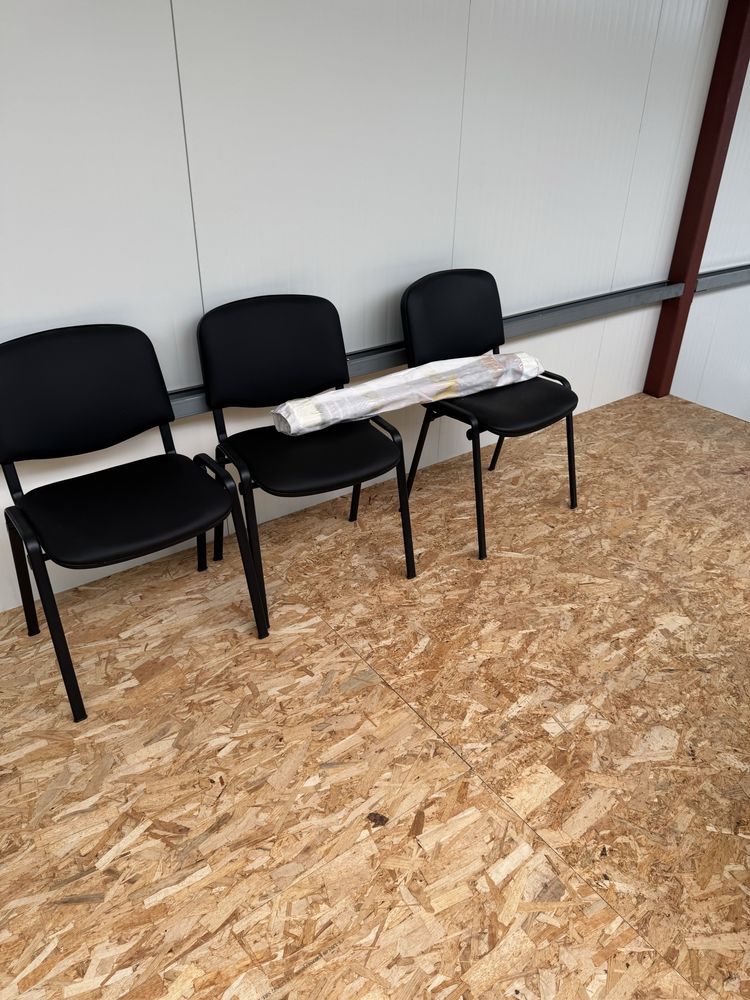 Mesa de jantar, secretarias e cadeiras