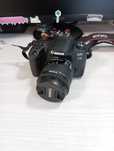 Продам фотоапарат Canon EOS 77d