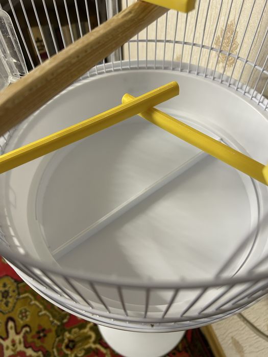 Продам італійську клітку для папуг Ferplast Regina з підставкою