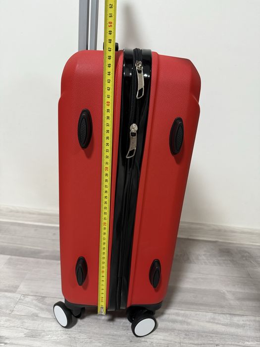 Продам ручну поклажу,нову валізу