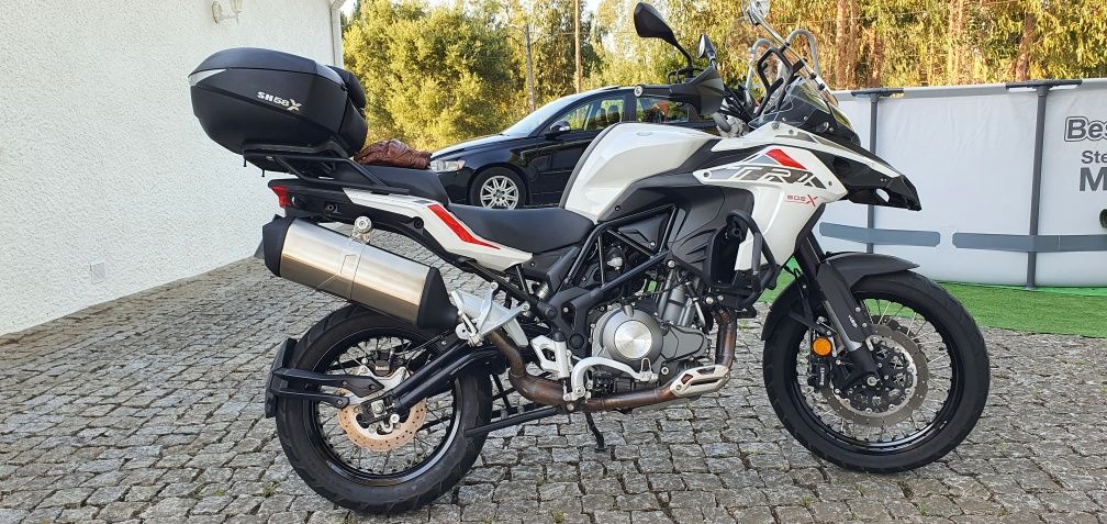 Benelli TRK 502X + Kit malas Shad
