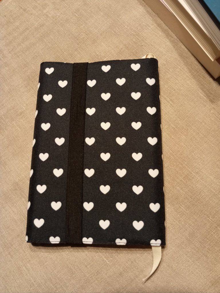 Otulacz na książki. Etui. Okładka.
