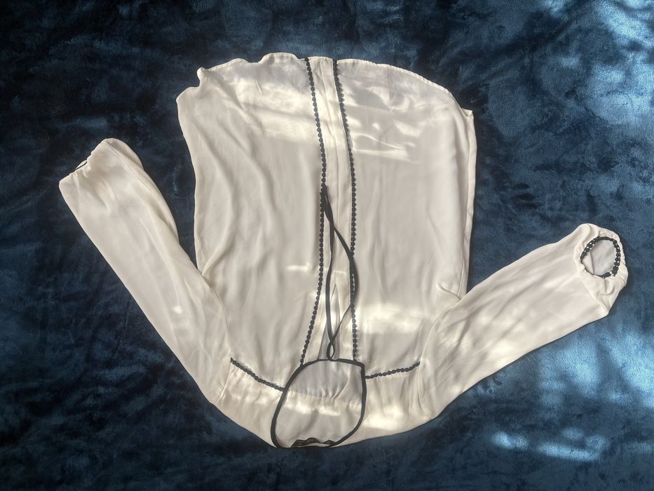 Bardzo elegancka bluzeczka damska