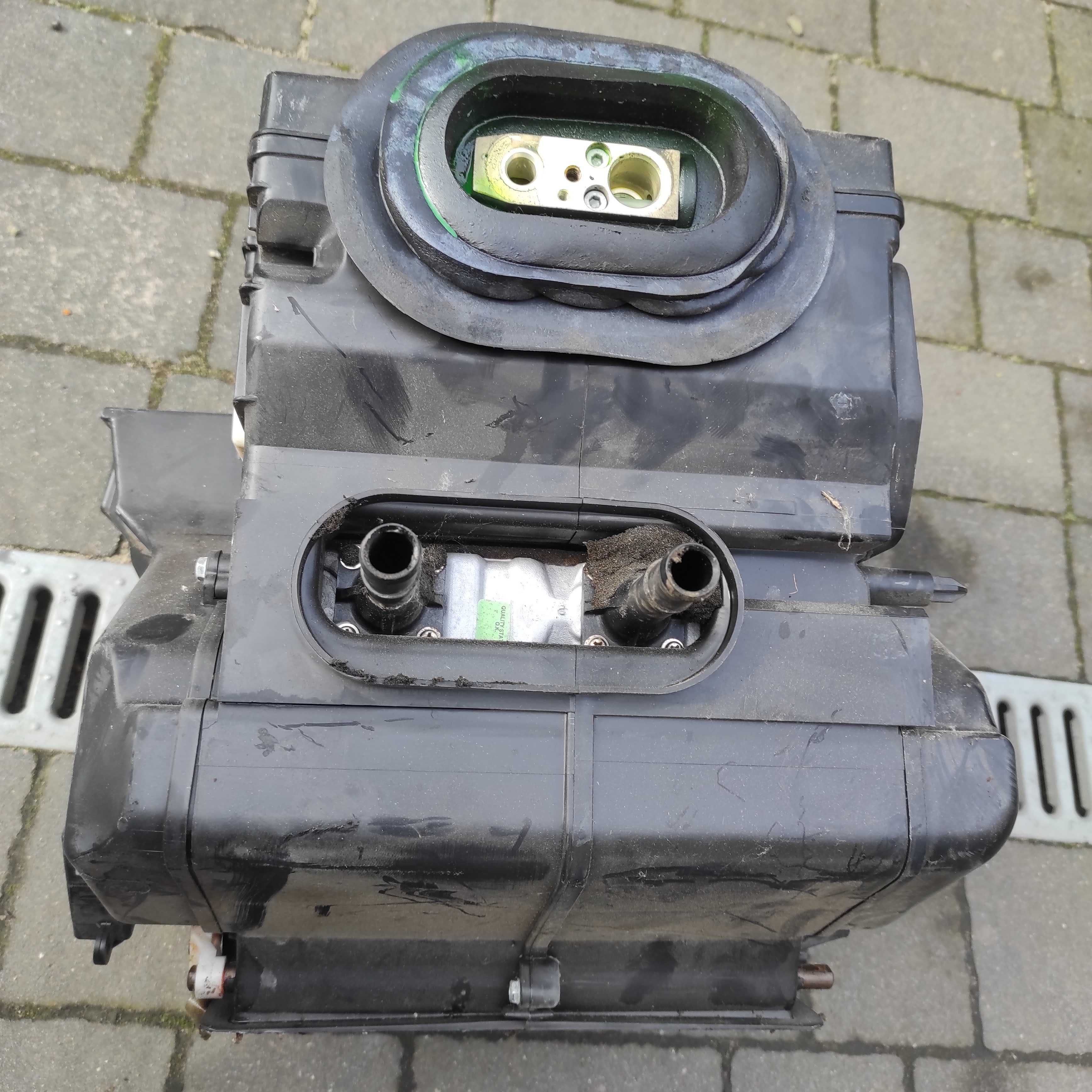 Nagrzewnica Nissan Primera P 12 2,0 16 V