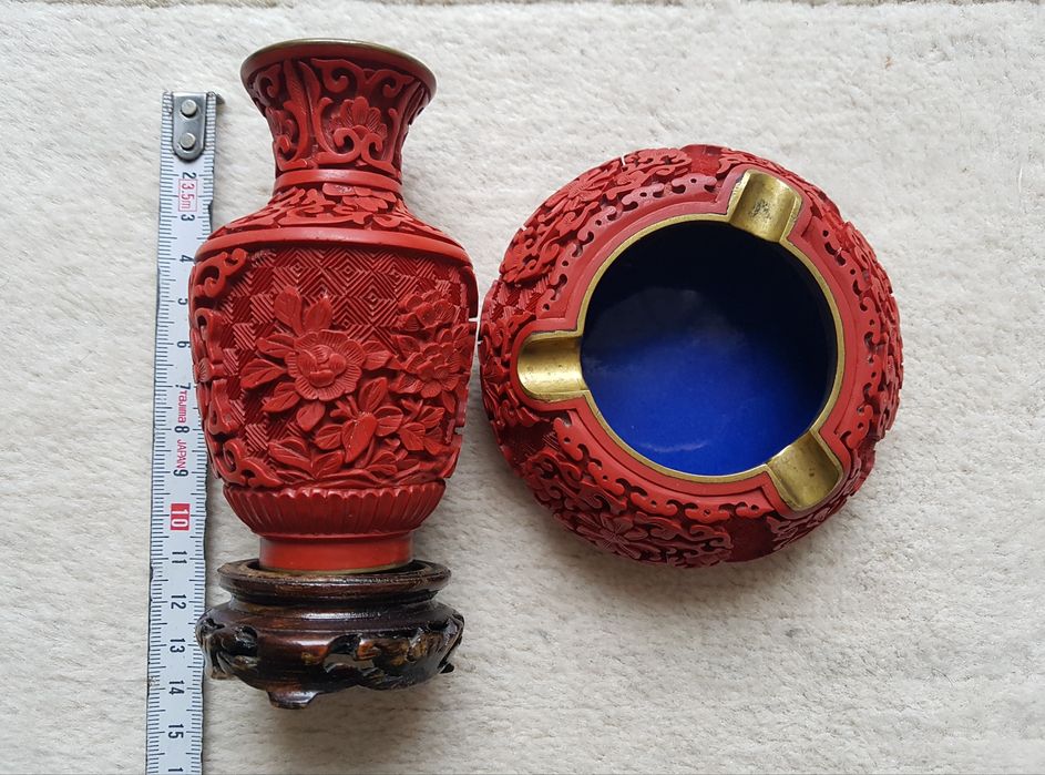 LAKA wazonik i popielniczka z czerwonej chińskiej laki