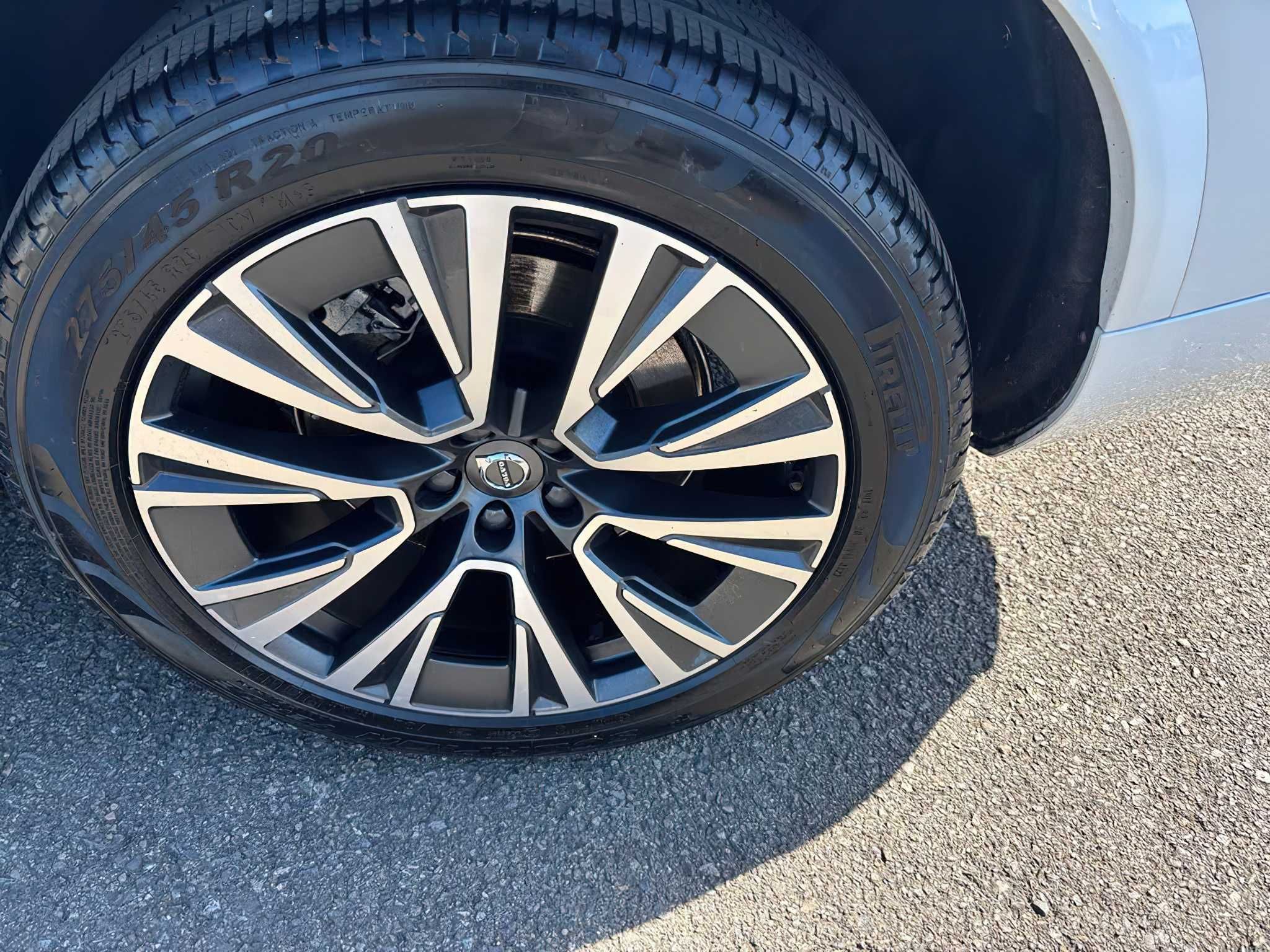 Volvo XC90 T8 Momentum 2020